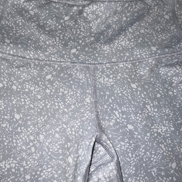 Athleta Primose Chaturanga Tights Grey & White Floral Leggings Size XS - Picture 7 of 8
